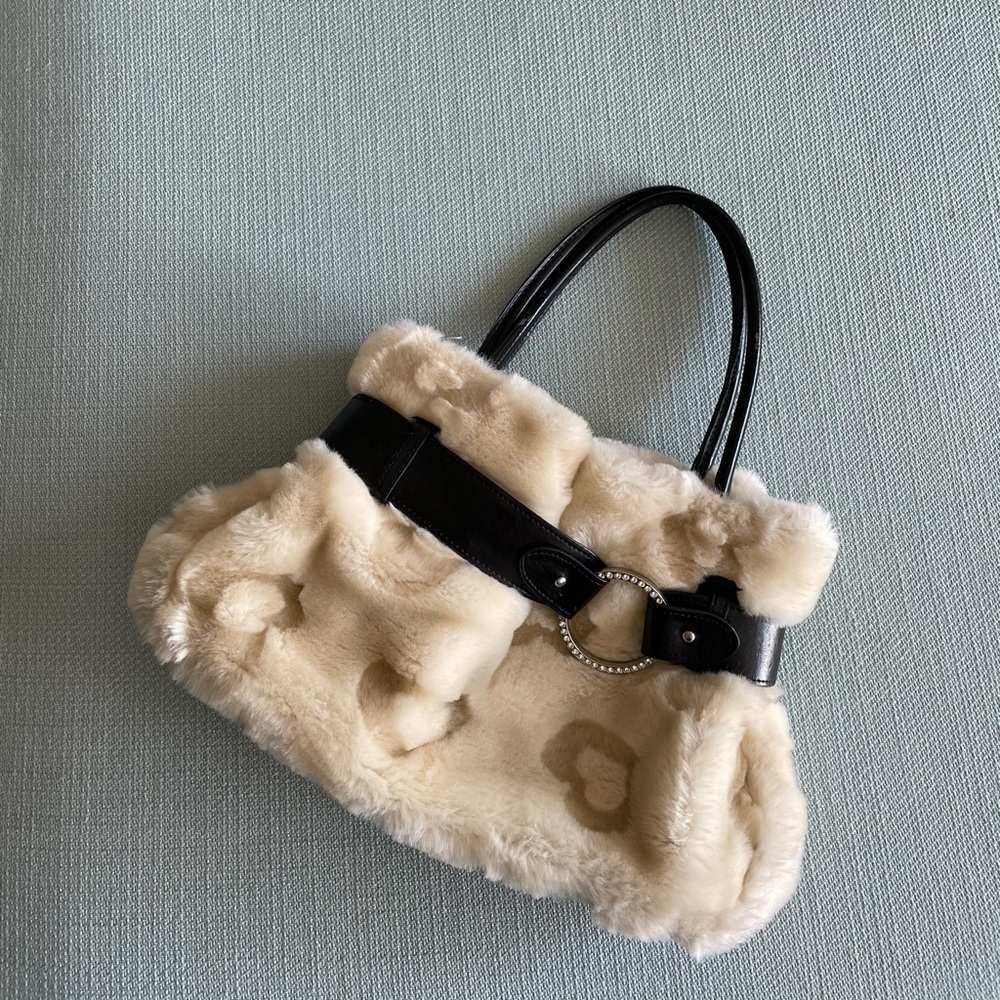 Furry sweetheart handbag♥️♥️